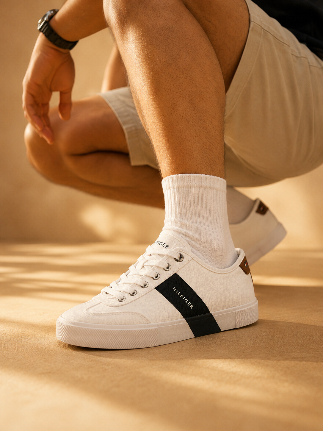 Tennis TH Hombre blancas con detalles en azul