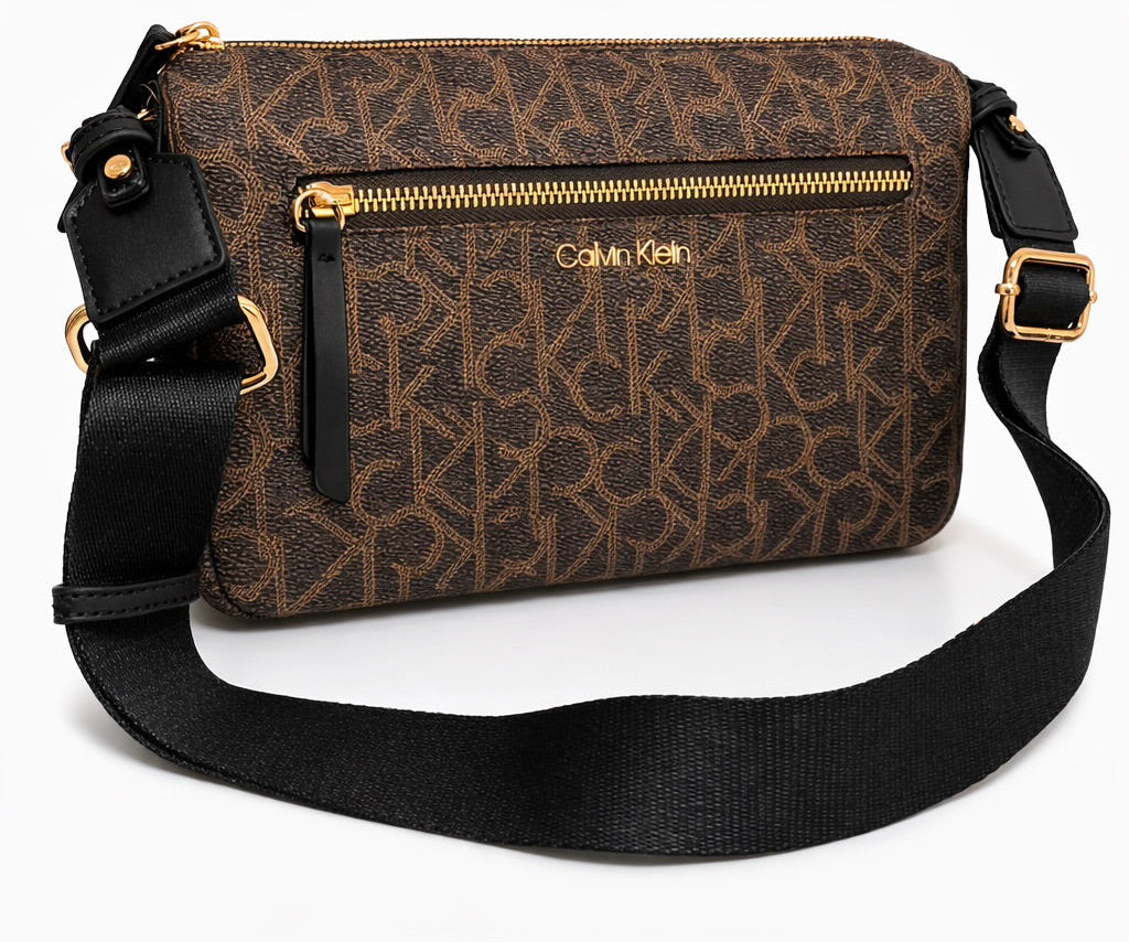 Bolso CK manos libres café estampado