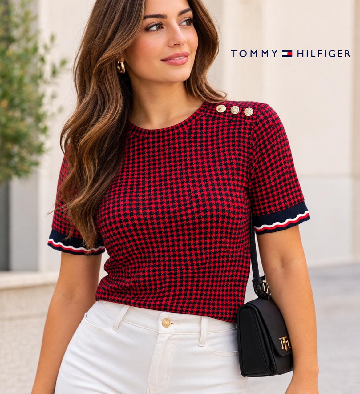Blusa TH vino estampado de cuadros manga bombacha con detalle y botones dorados en hombro