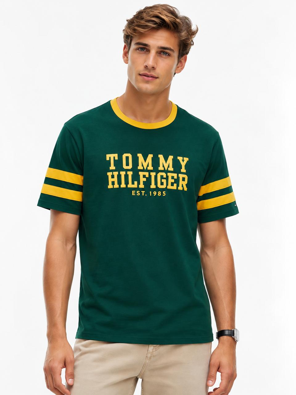 Camiseta TH verde detalles en amarillo