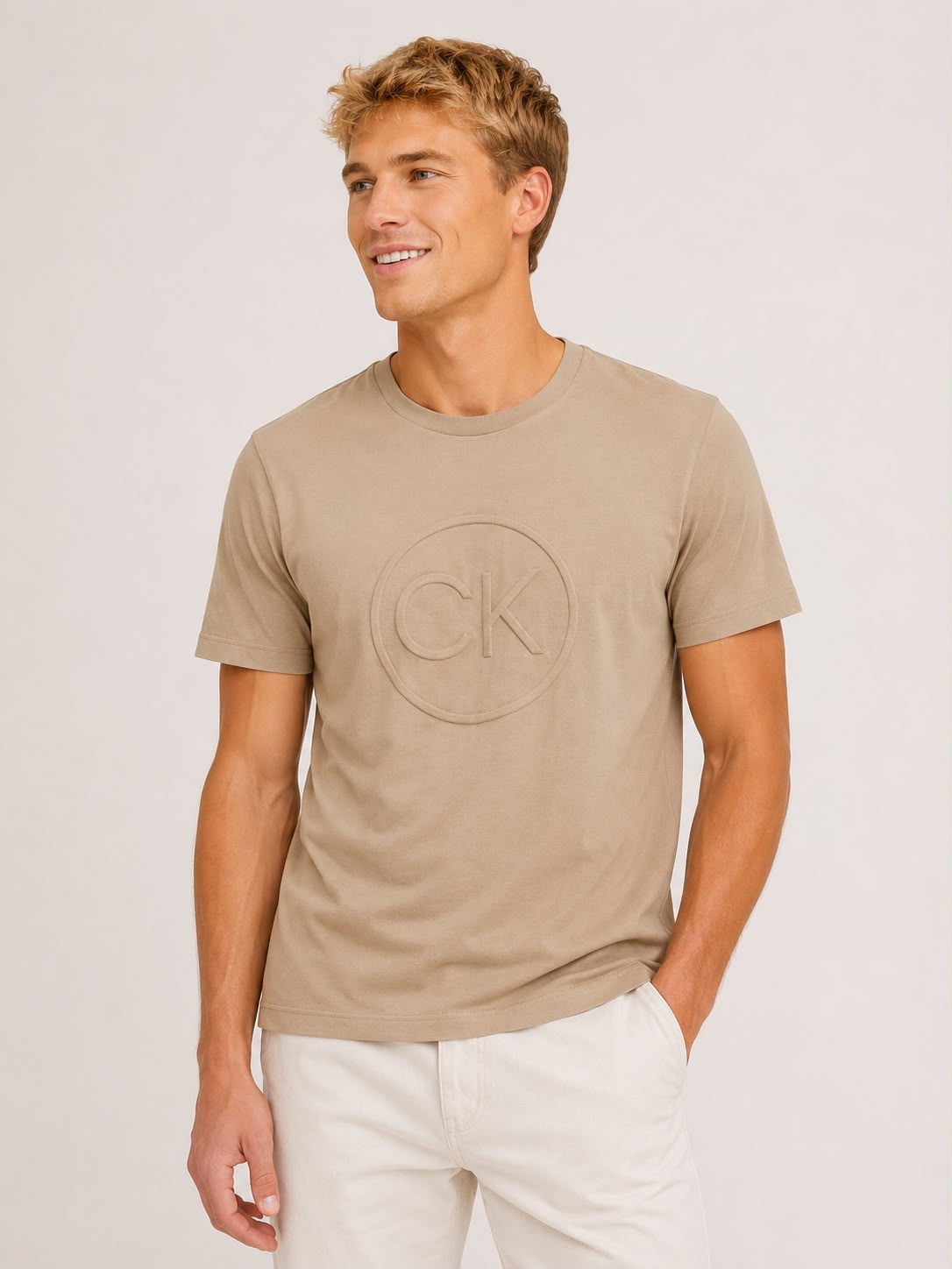 Camiseta CK beige con detalle en relieve
