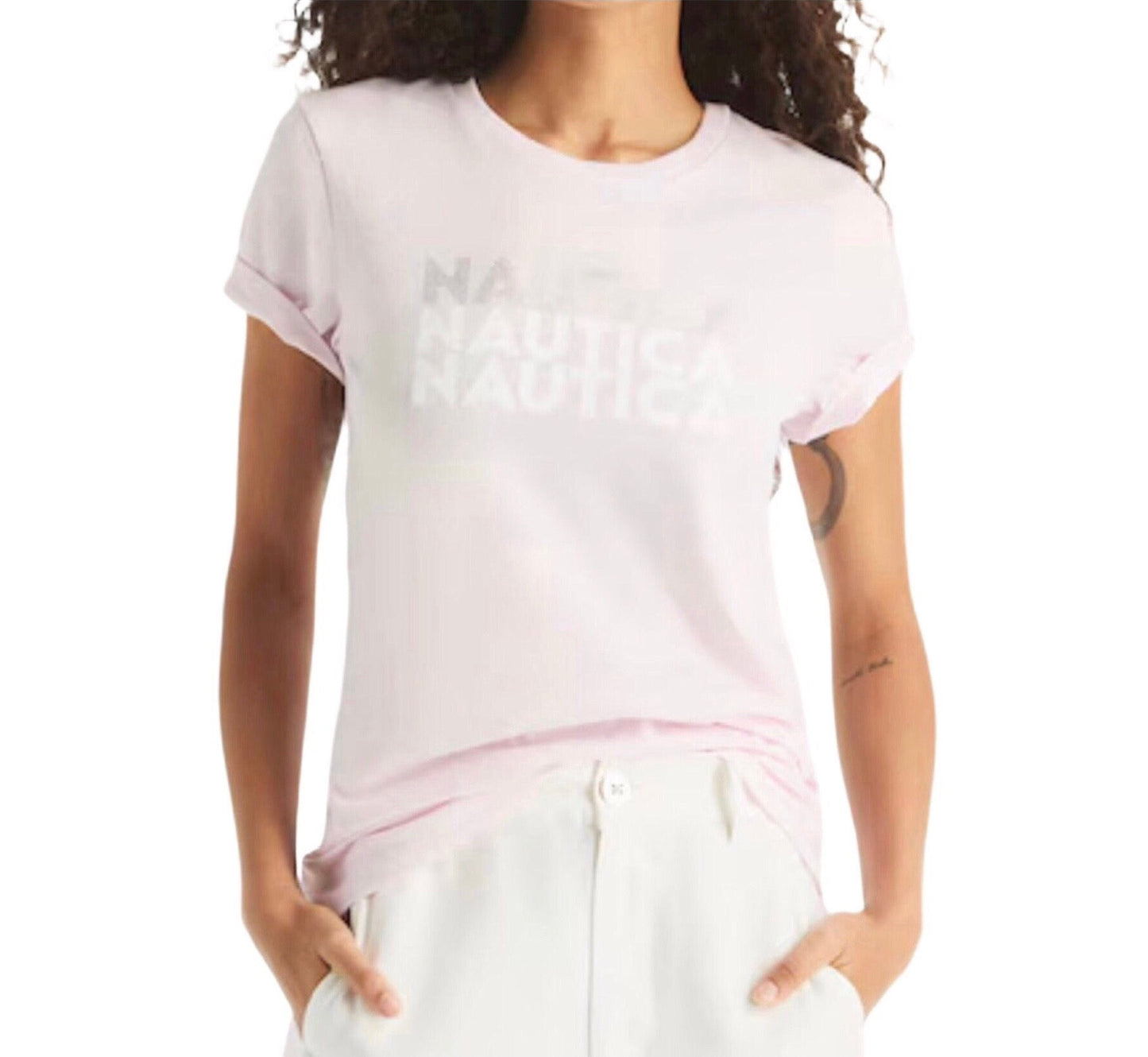 Blusa Nautica rosada con estampado blanco y plateado