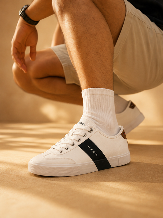 Tennis TH Hombre blancas con detalles en azul