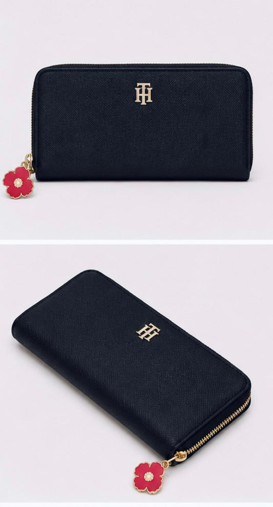 Billetera TH azul con detalle en zipper