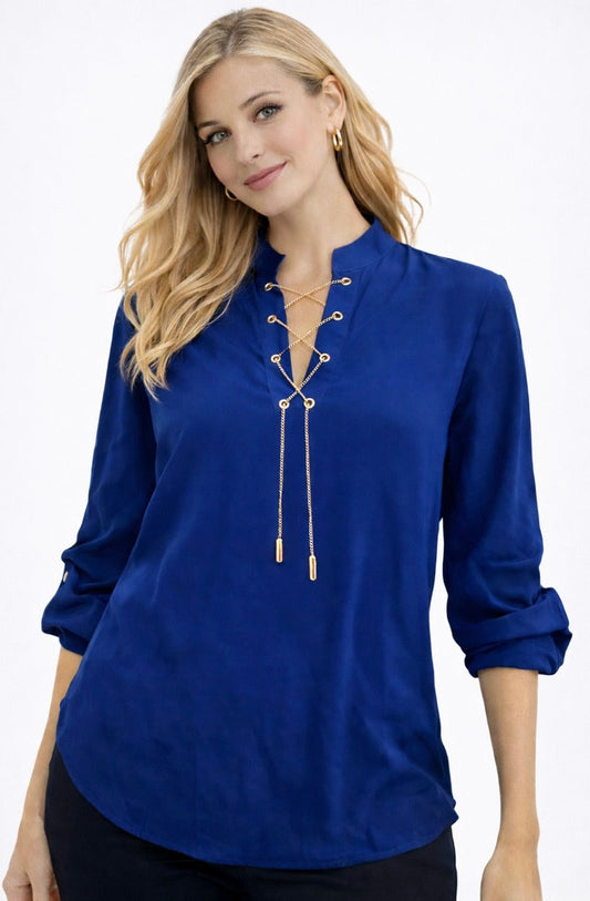 Blusa MK azul con detalle de cadena