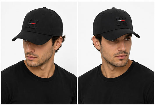 Gorra TH negra con detalle de la marca en relieve