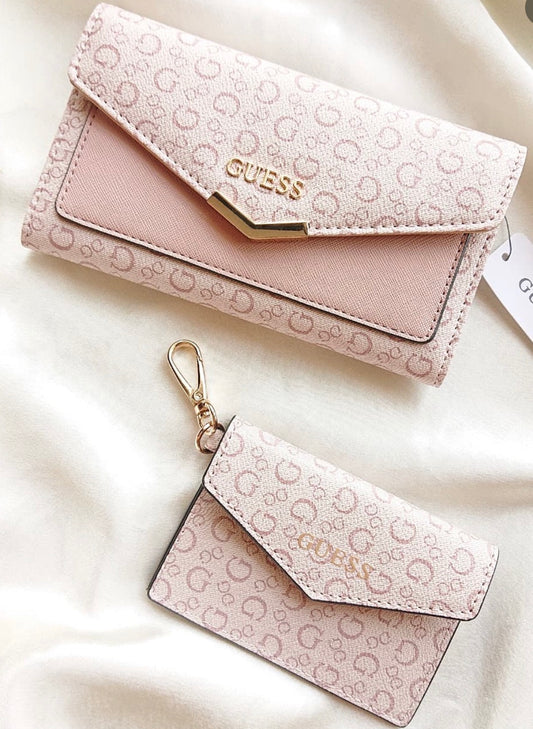 Set de Billetera Guess Rosada con monedero