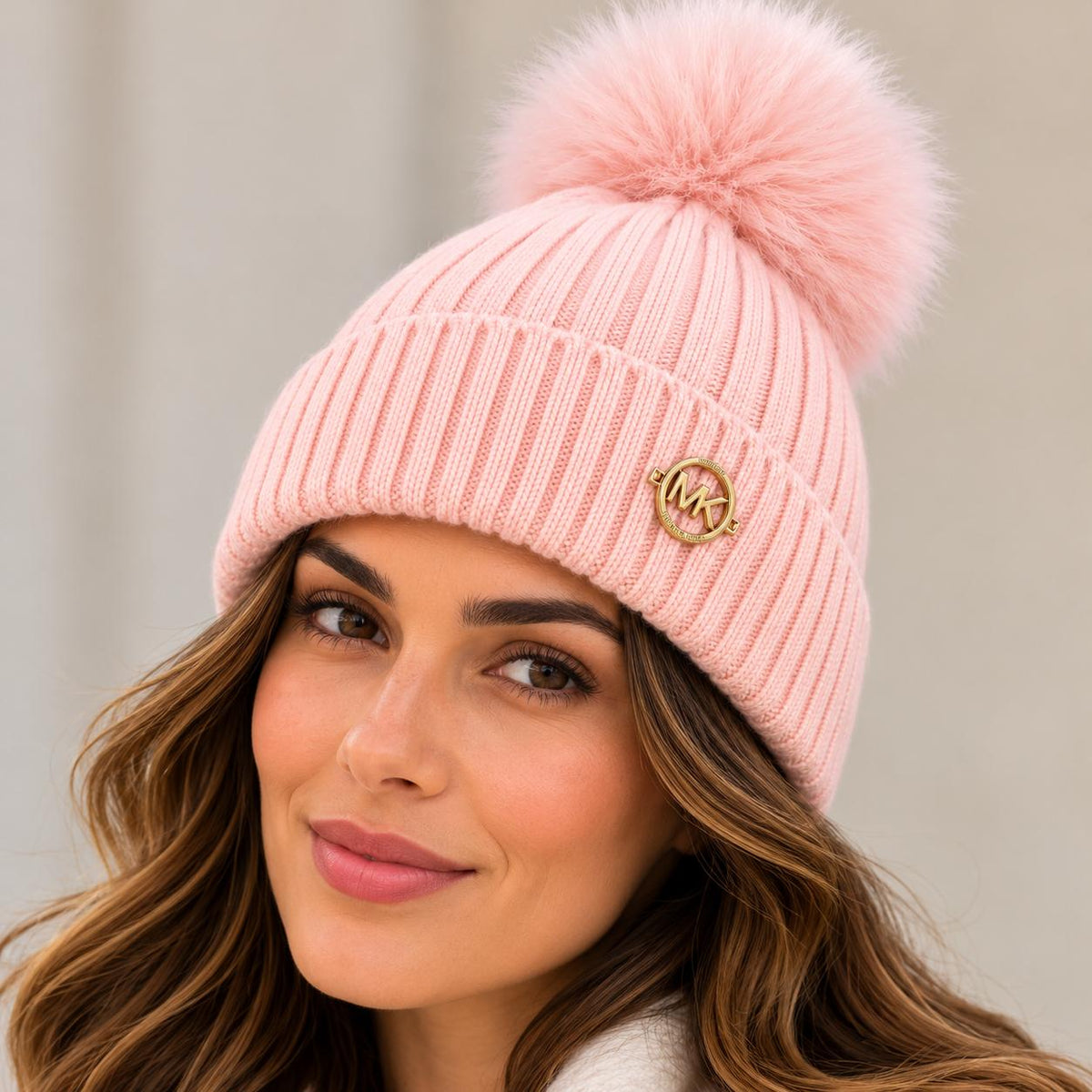 Gorro MK rosado tejido