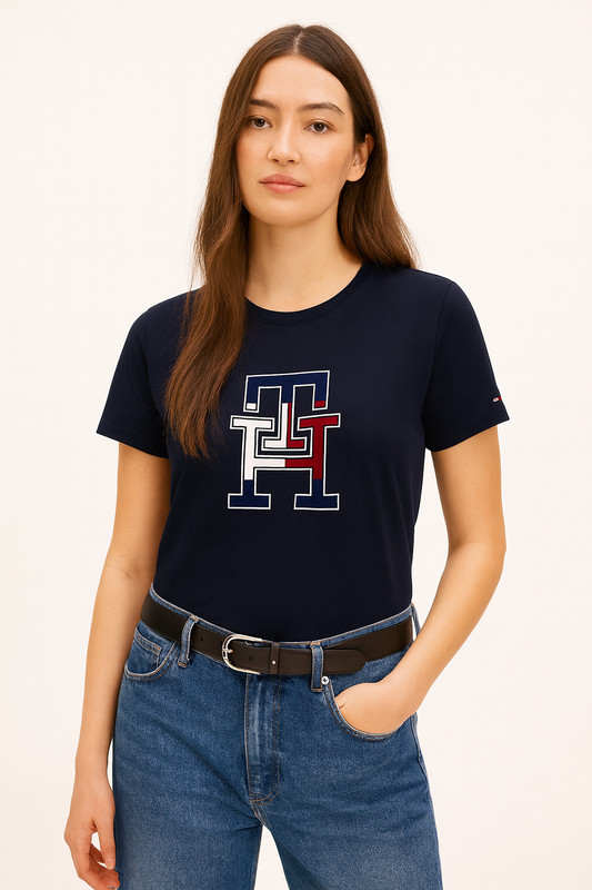 Blusa TH azul bordada