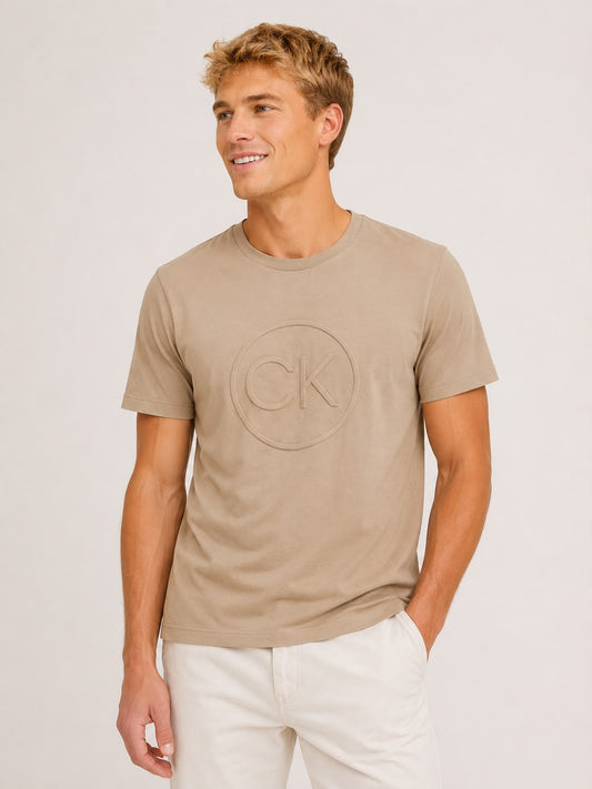 Camiseta CK beige con detalle en relieve