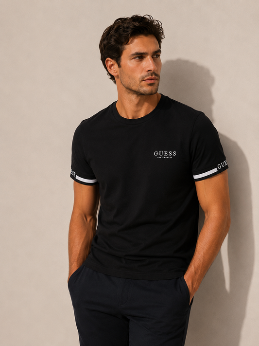 Camiseta Guess con detalle en manga
