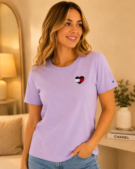 Blusa TH lila con corazón bordado
