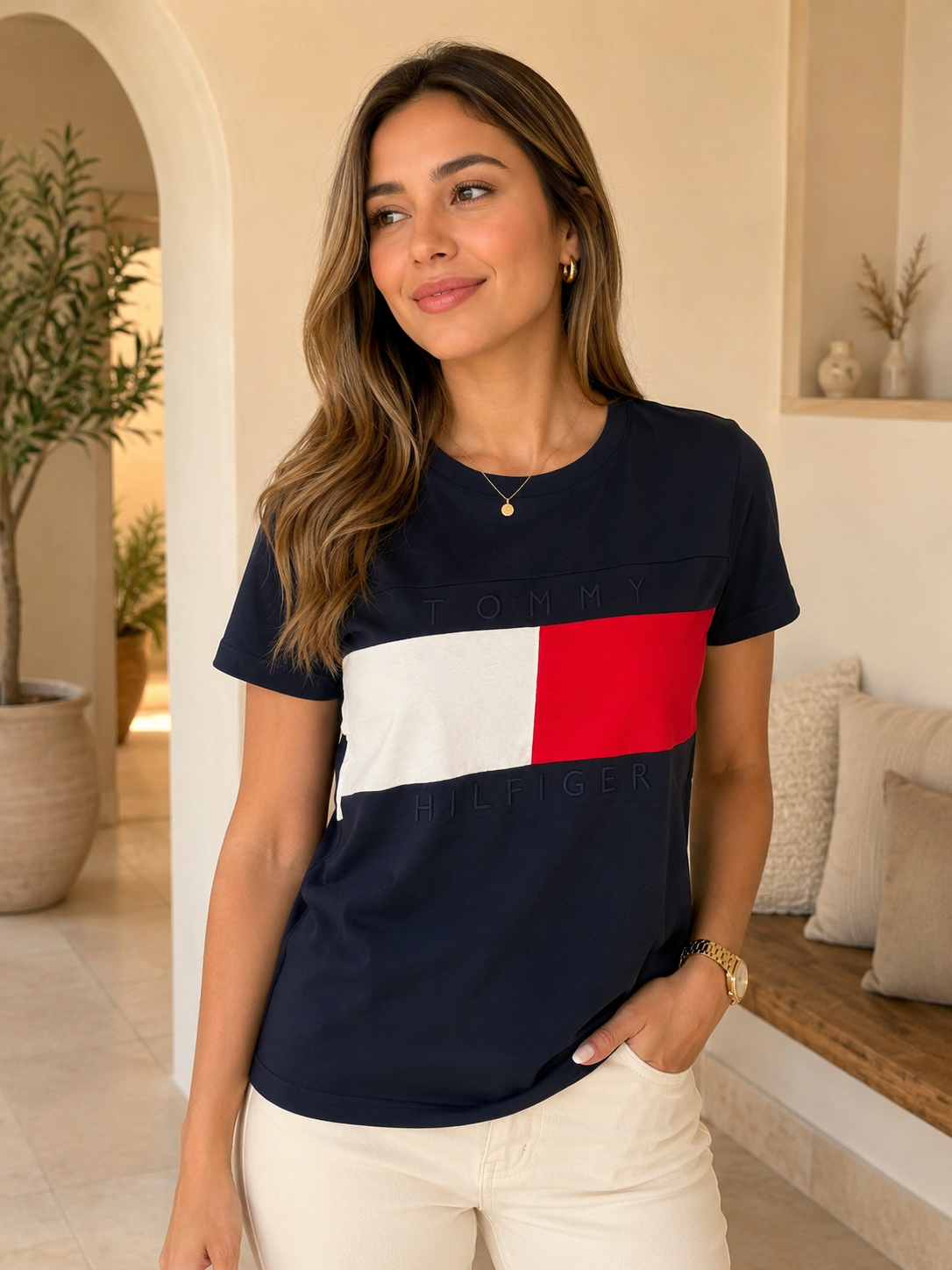 Blusa TH azul con rojo y blanco letras bordadas