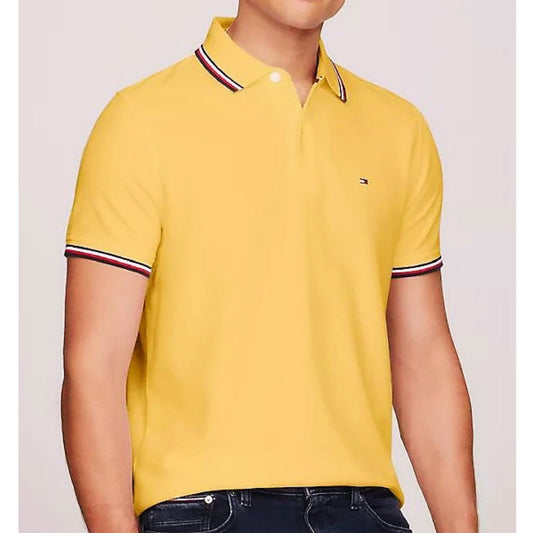 Camisa TH tipo polo amarillo con detalle en cuello y manga