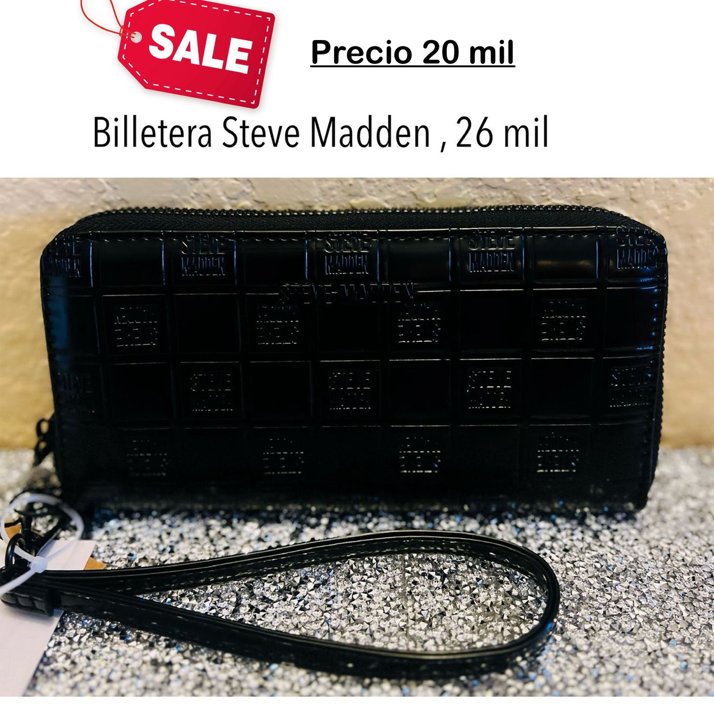Billetera Steve Madden negra de charol con zipper