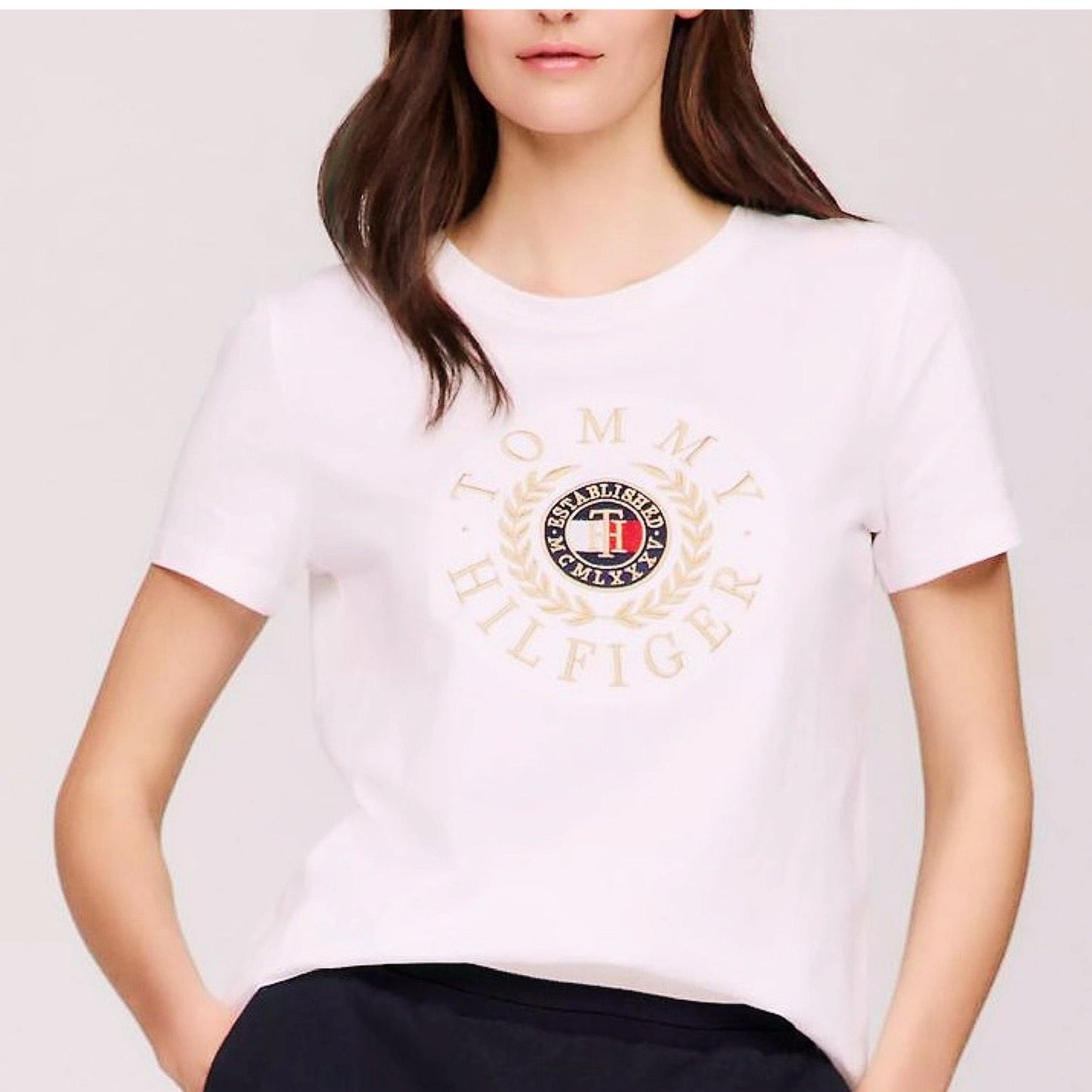 Blusa TH blanco bordado dorado