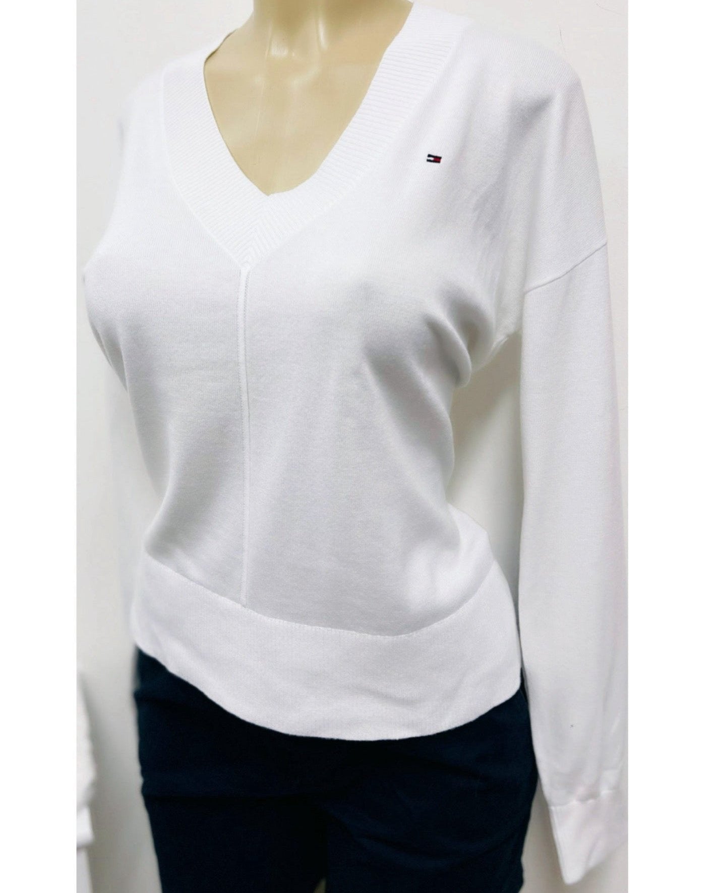 Sudadera sueter TH blanco cuello V mujer